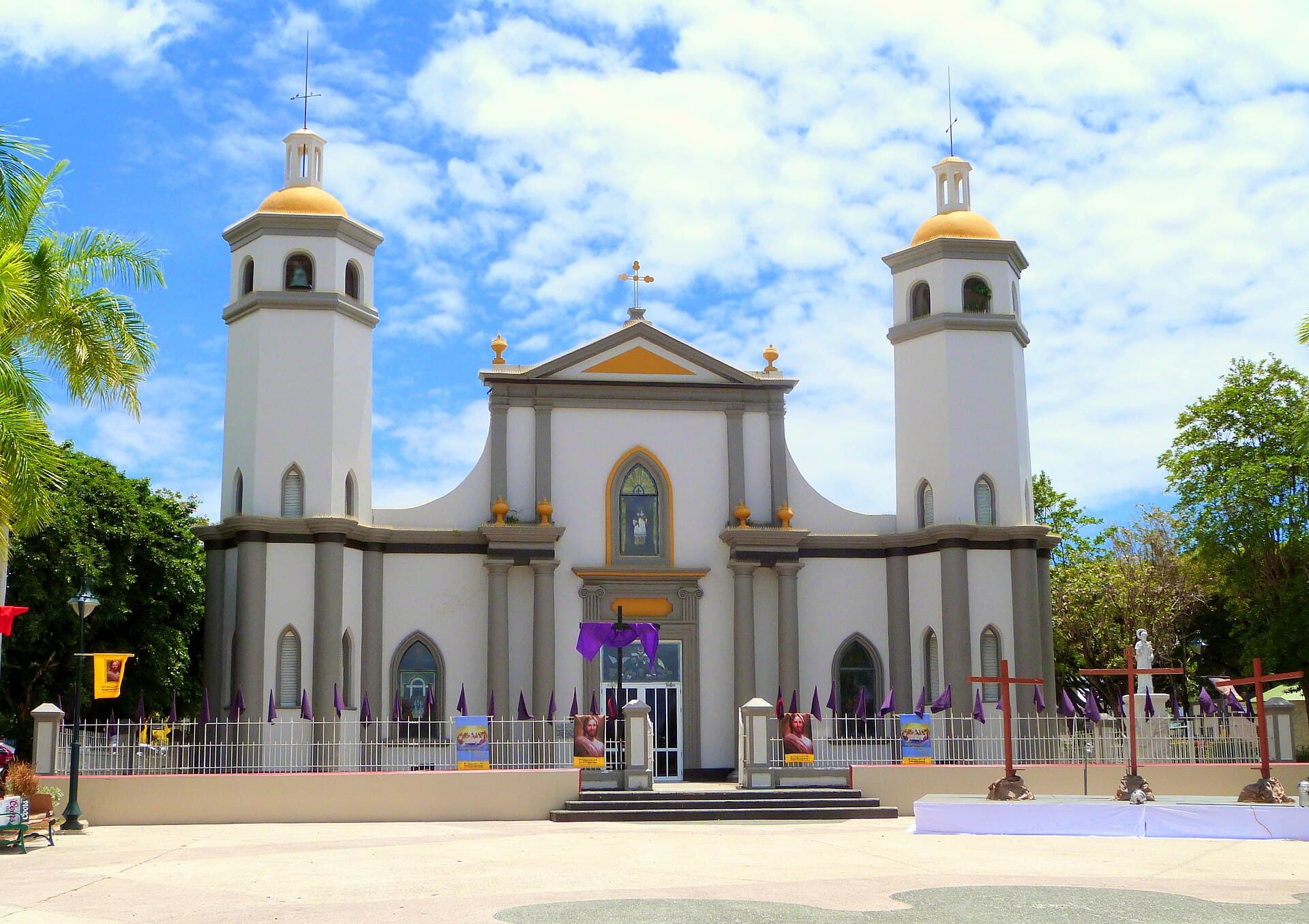 Iglesia San Ramón Nonato y plaza, Juana Díaz