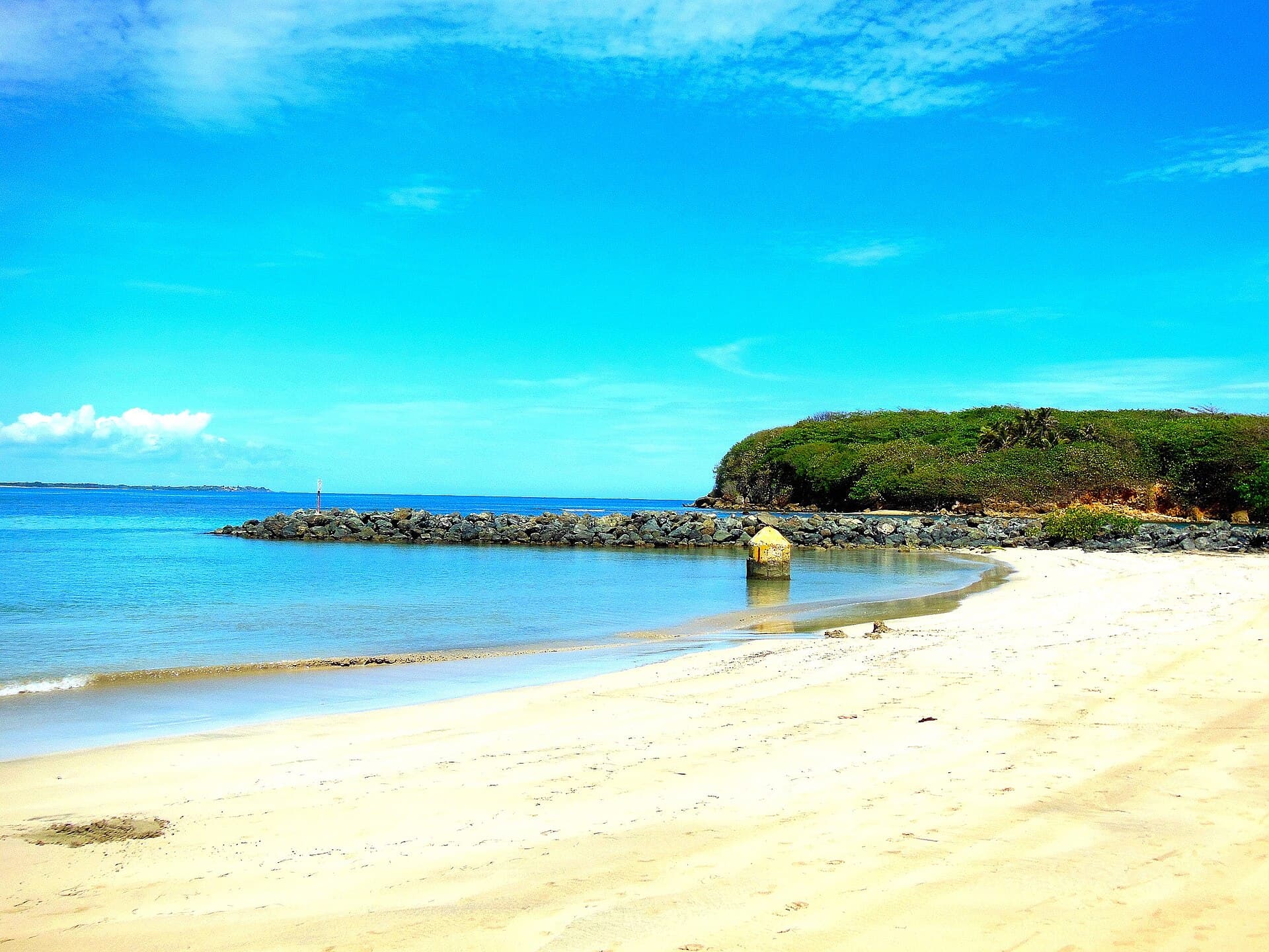 Playa Punta Salinas, Toa Baja